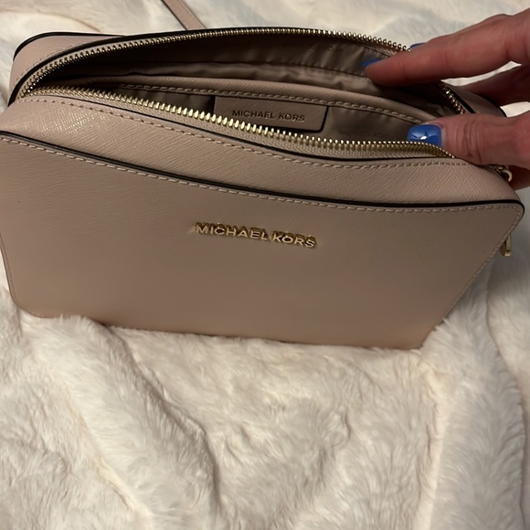 Michael Kors shoulder bag and matching wallet/wristlet - Picture 3 of 5